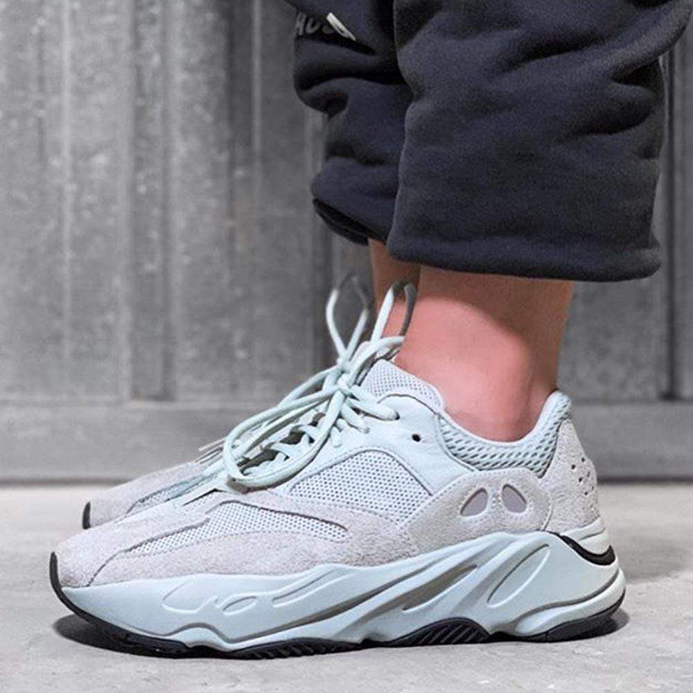 Кроссовки yeezy boost 700