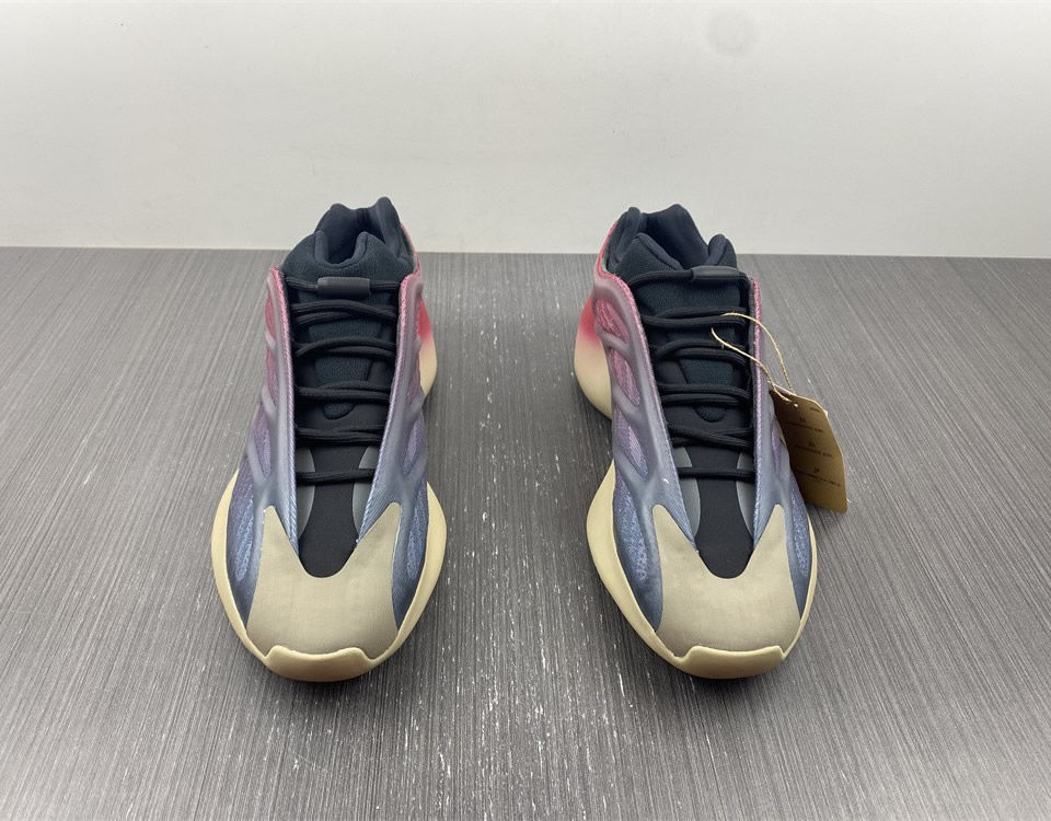 Adidas Yeezy 700 V3 Fade Carbon Gw1814 4 - www.kickbulk.co