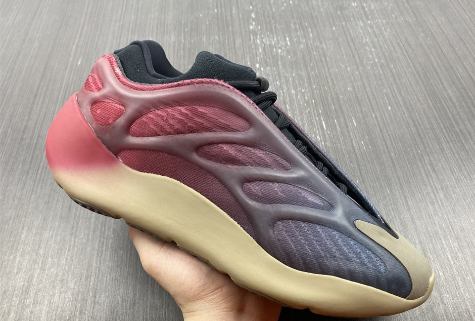 Adidas Yeezy 700 V3 Fade Carbon Gw1814 5 - www.kickbulk.co