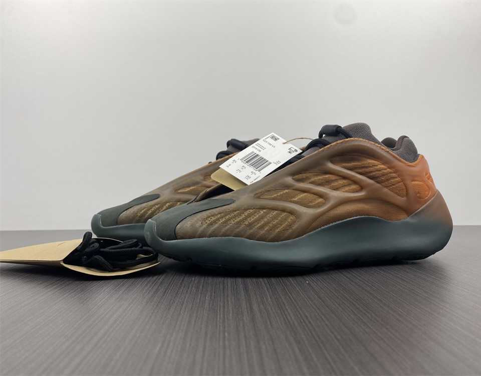 Adidas Yeezy Boost 700 V3 Copfad Gy4109 10 - www.kickbulk.co