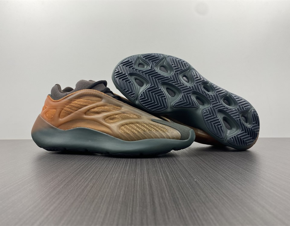 Adidas Yeezy Boost 700 V3 Copfad Gy4109 11 - www.kickbulk.co