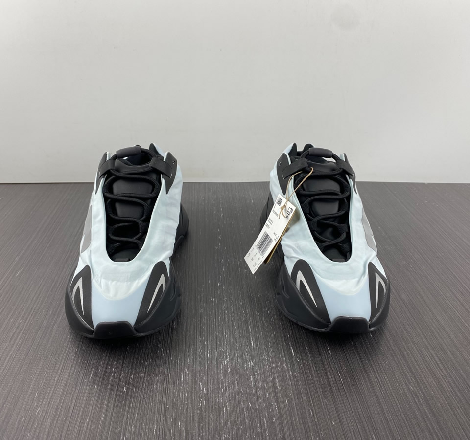 Adidas YEEZY BOOST 700 MNVN BLUE TINT GZ0711 3