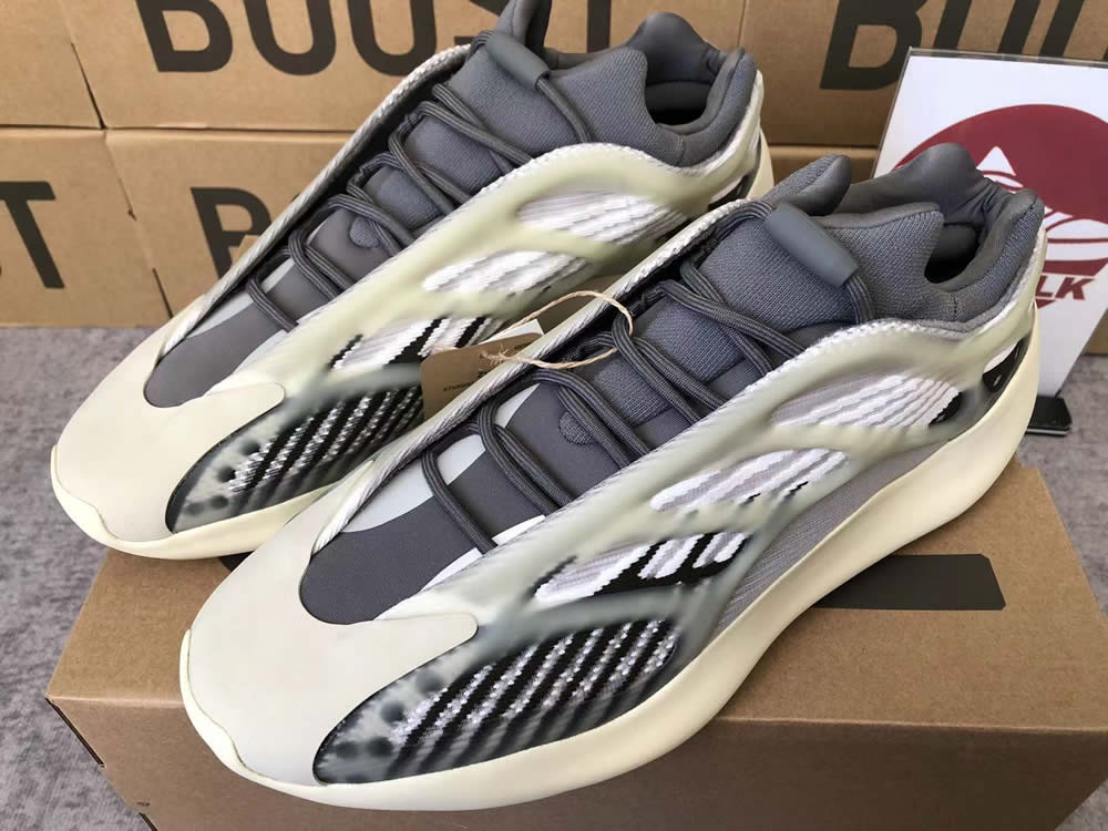 ADIDAS YEEZY 700 V3 FADE SALT ID1674 3