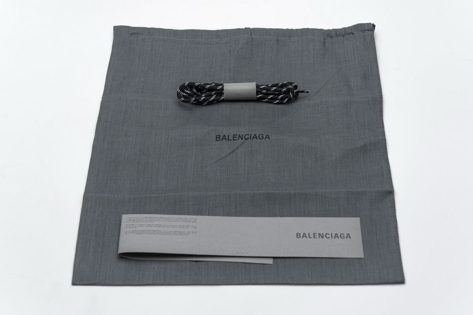 Balenciaga Triple S Letter Black 524039w09e12021 20 - www.kickbulk.co