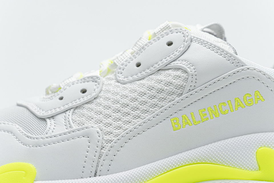 Balenciaga Triple S Fluorescent White 536737w09019088 11 - www.kickbulk.co