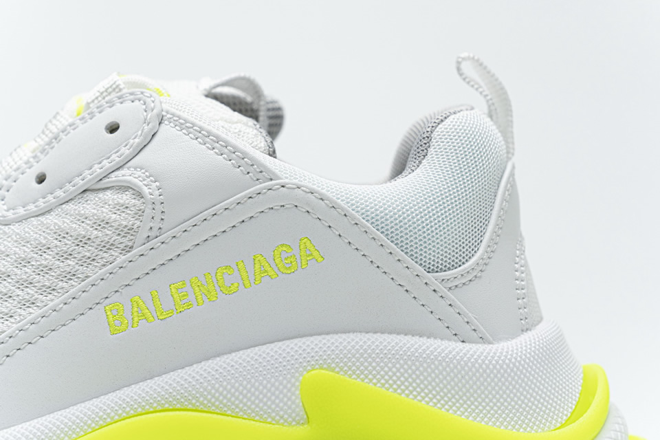 Balenciaga Triple S Fluorescent White 536737w09019088 18 - www.kickbulk.co