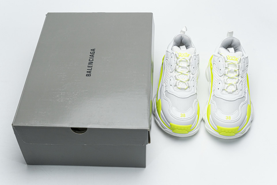 Balenciaga Triple S Fluorescent White 536737w09019088 4 - www.kickbulk.co