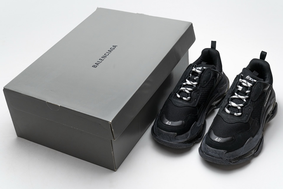 Balenciaga Triple Black 541624w09o11000 5 - www.kickbulk.co