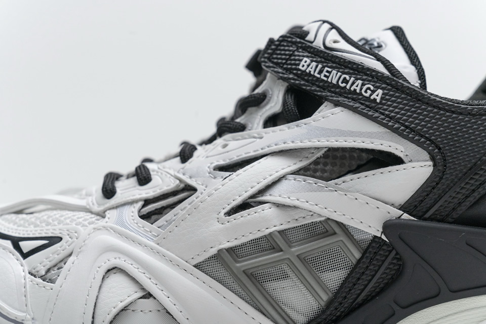 Balenciaga Track 2 Sneaker Black White 570391w2gn31090 11 - www.kickbulk.co
