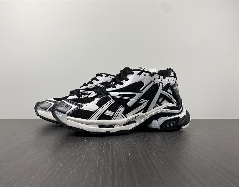 Balenciaga Runner Black White 677403w3rb29010 2 - www.kickbulk.co