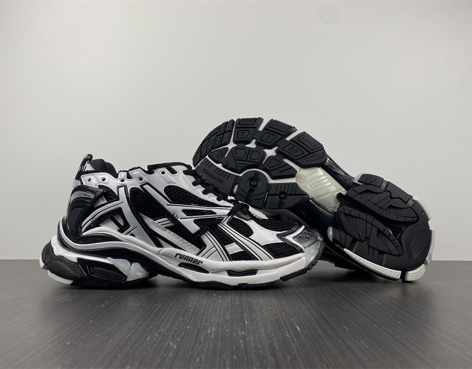 Balenciaga Runner Black White 677403w3rb29010 3 - www.kickbulk.co