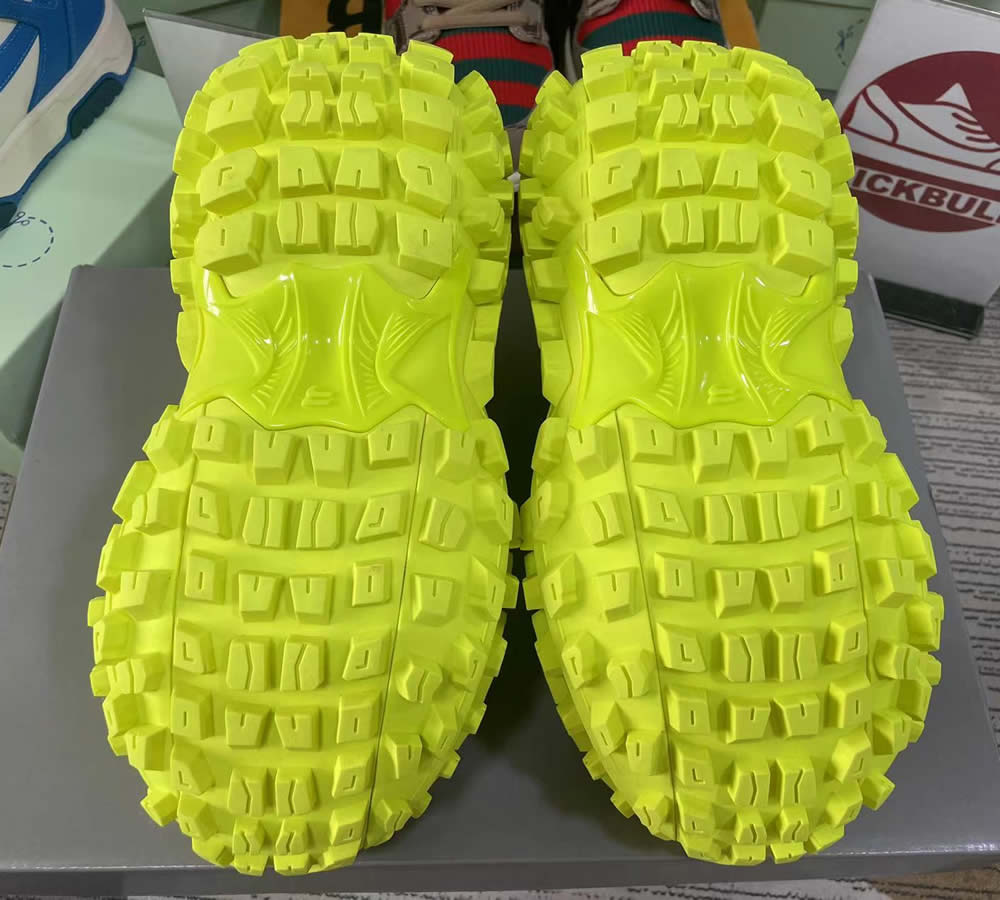 Balenciaga Defender Rubber Fluo Yellow Black 685613w2rab7510 10 - www.kickbulk.co