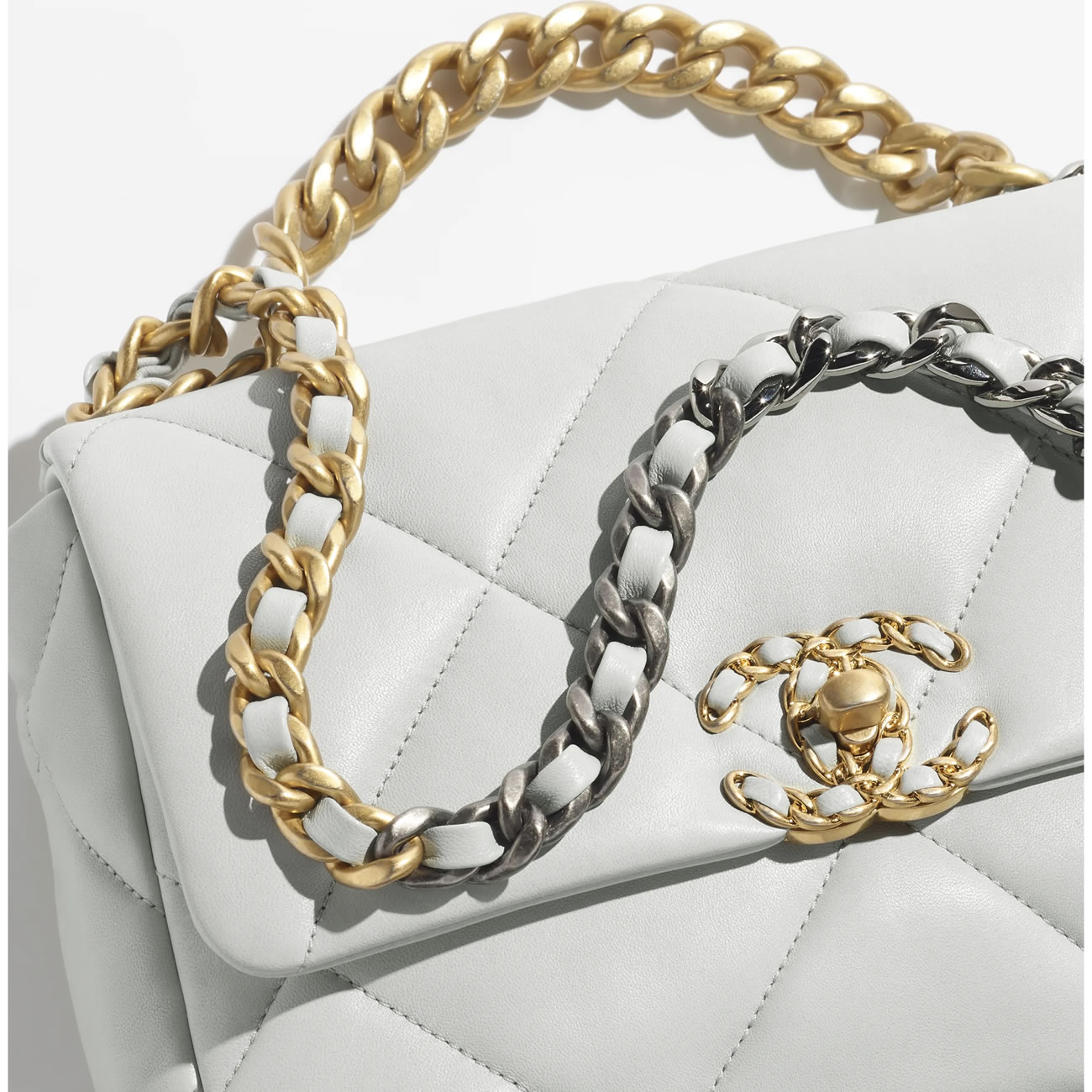 Chanel 19 Handbag 7 - www.kickbulk.co