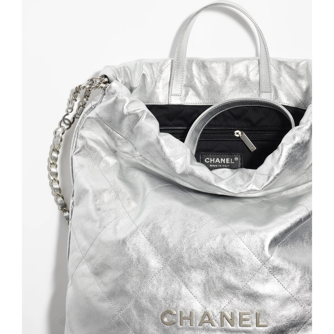 Chanel 22 Backpacks 16 - www.kickbulk.co