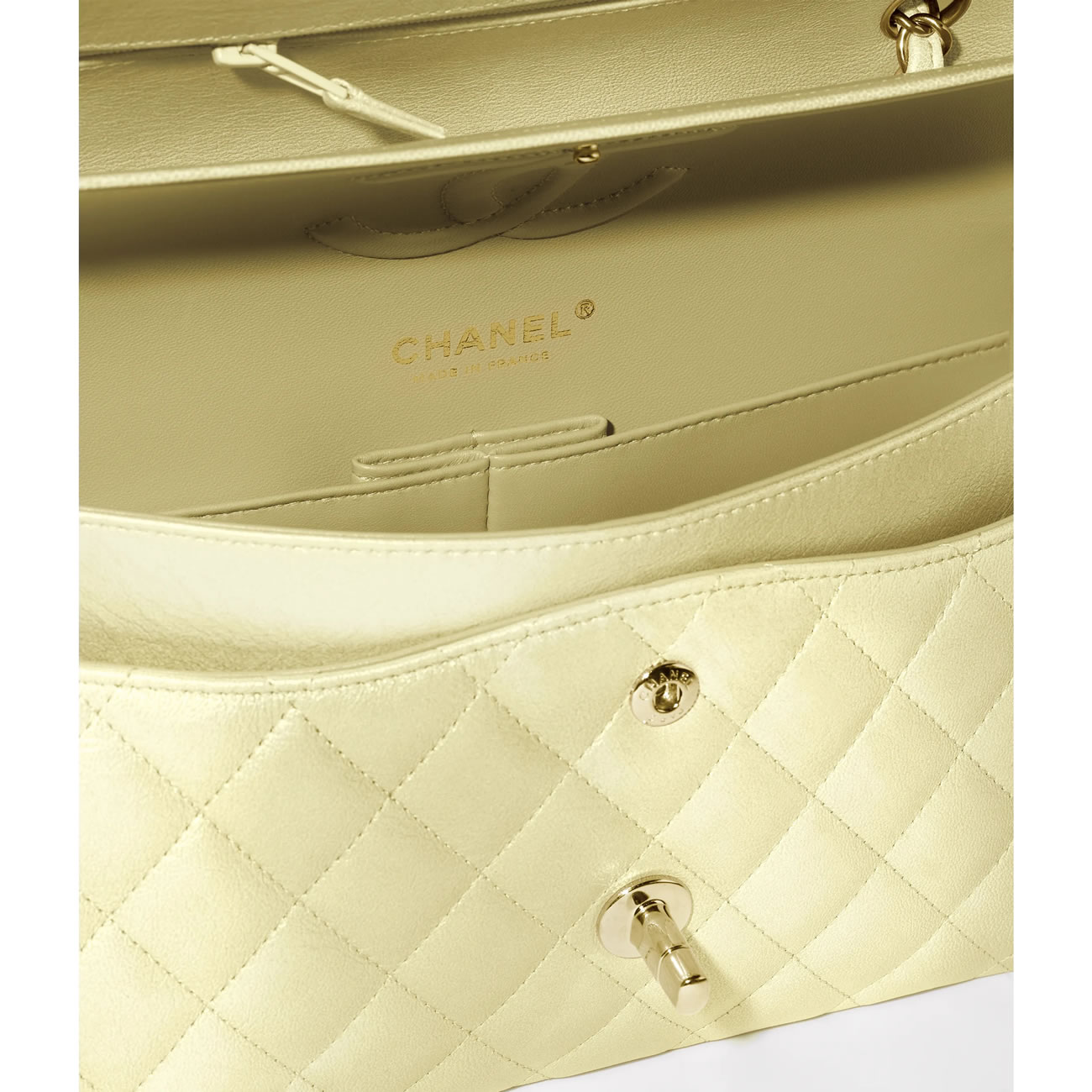 Chanel Classic Handbag 27 - www.kickbulk.co