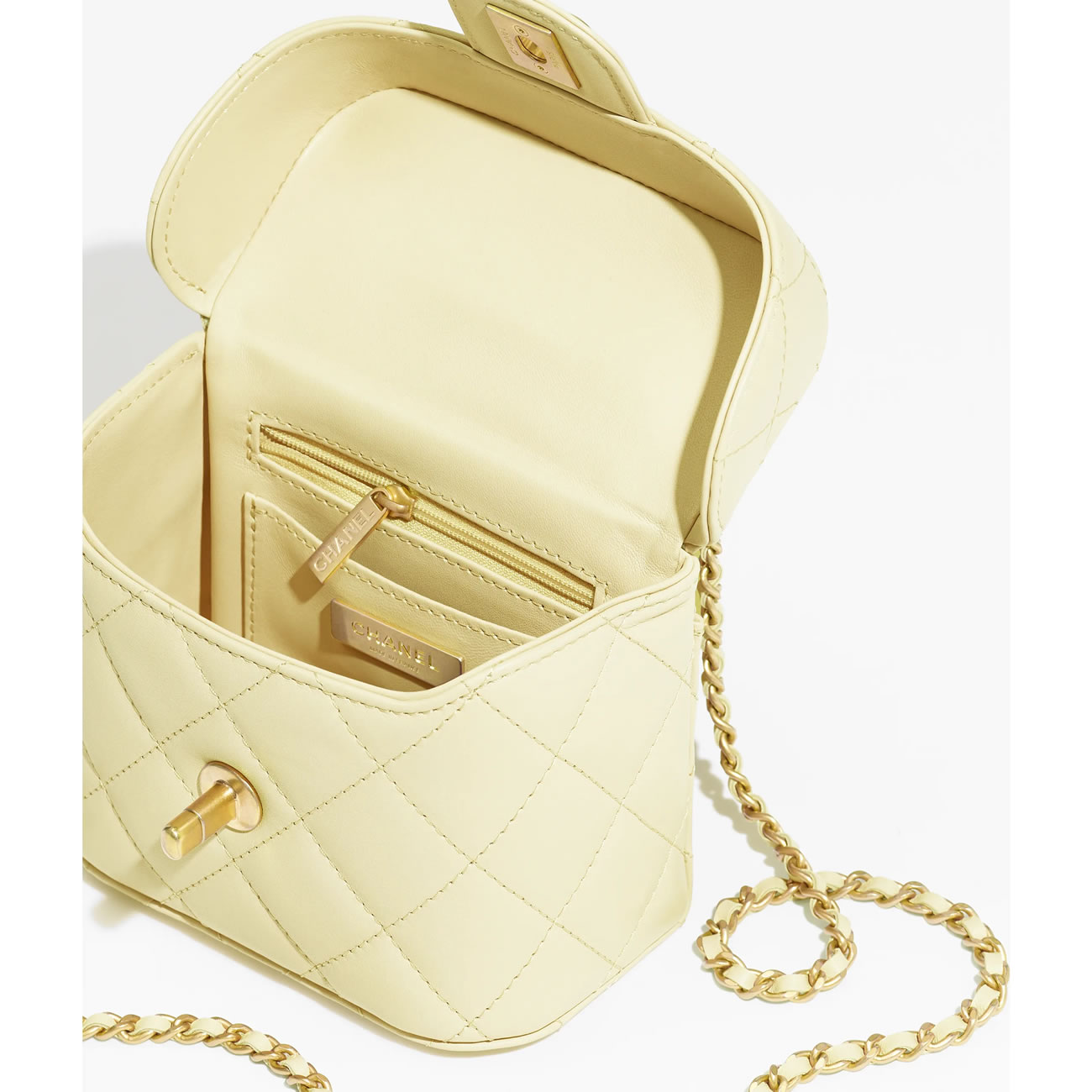 Chanel Small Vanity Case 9 - www.kickbulk.co