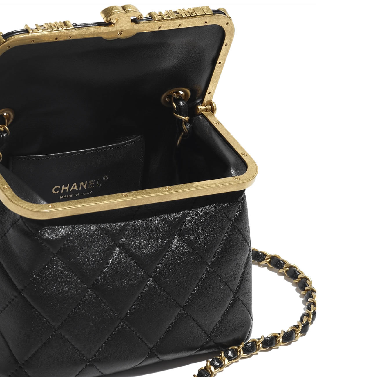 Chanel Clasp Bag 4 - www.kickbulk.co