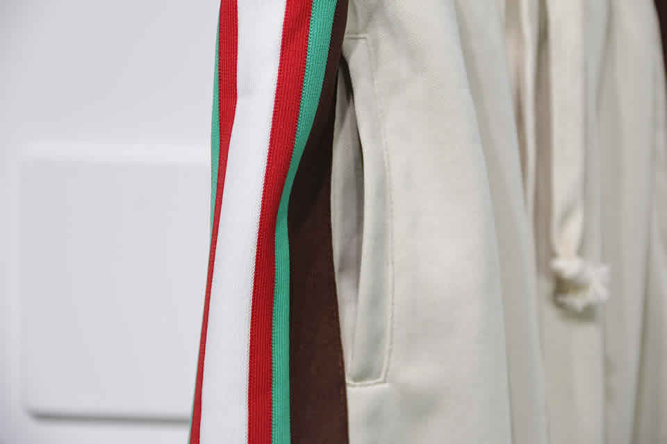 Gucci Red Green Webbing Shorts Apricot Color 9 - www.kickbulk.co