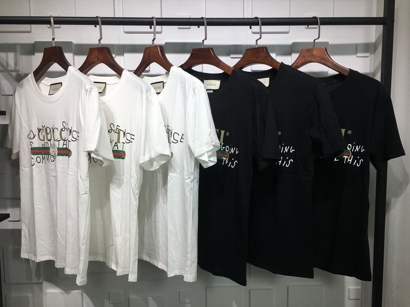 Gucci T Shirt Signature Graffiti Pure Cotton White Black 1 - www.kickbulk.co