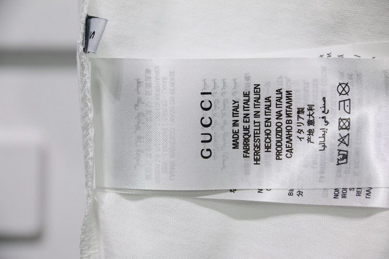 Gucci T Shirt Signature Graffiti Pure Cotton White Black 18 - www.kickbulk.co