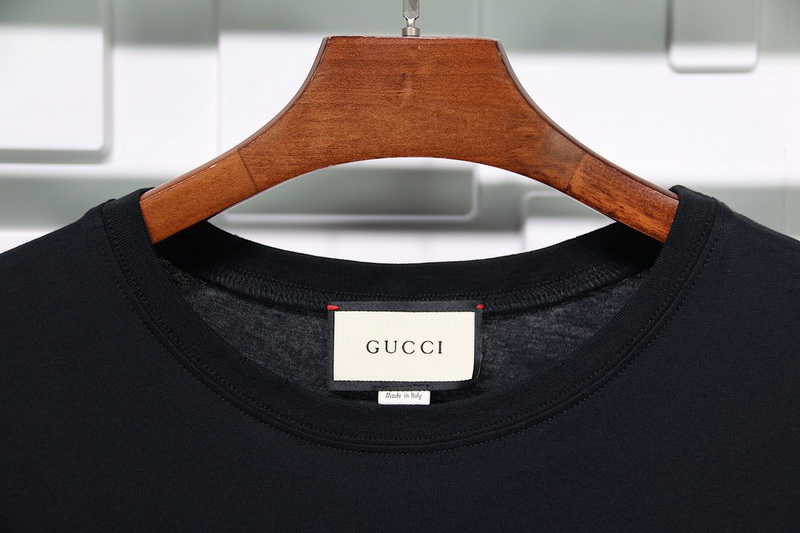 Gucci T Shirt Signature Graffiti Pure Cotton White Black 7 - www.kickbulk.co