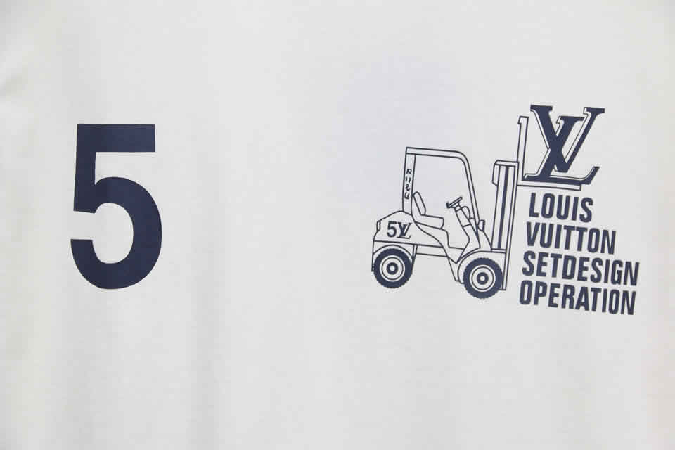 Louis Vuitton Catwalk T Shirt 2021 33 - www.kickbulk.co
