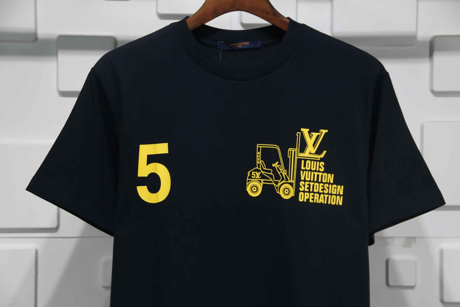 Louis Vuitton Miami Show Staff 2021 T-Shirt – Lávande-Fr