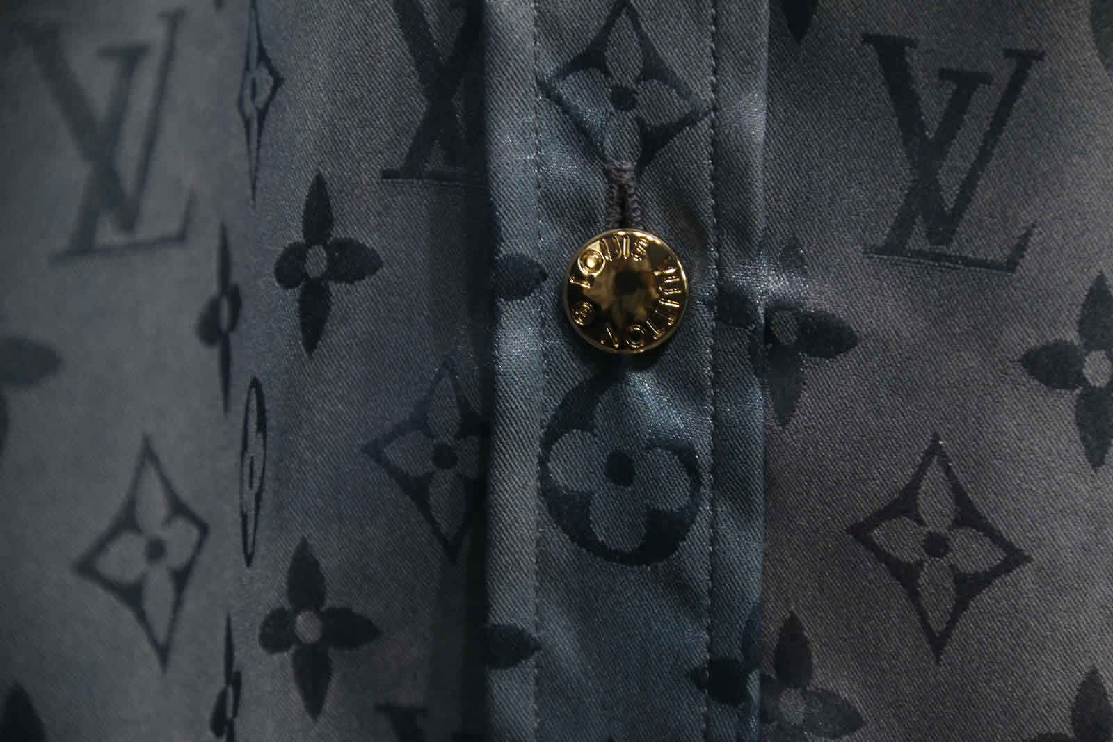 Louis Vuitton Silk Shirt 10 - www.kickbulk.co