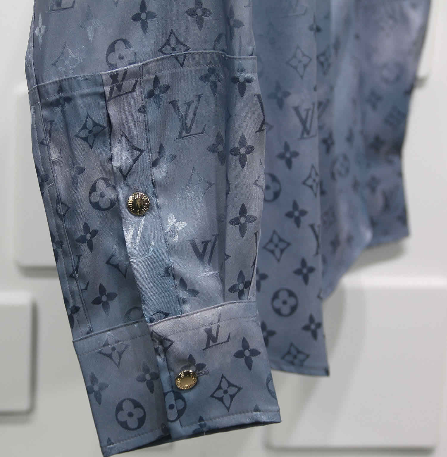 Louis Vuitton Silk Shirt 14 - www.kickbulk.co