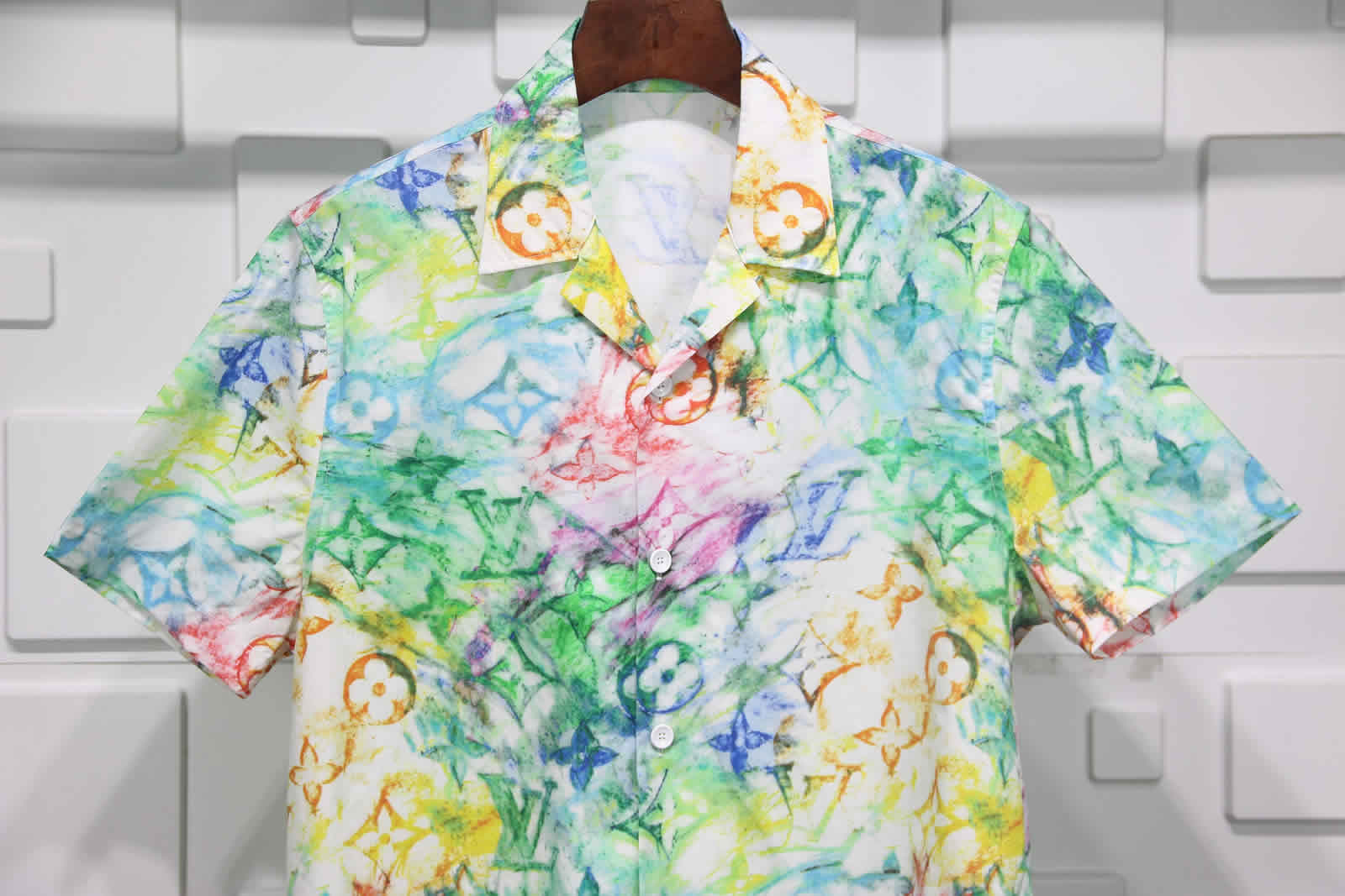 Louis Graffiti Shirt 7 - www.kickbulk.co