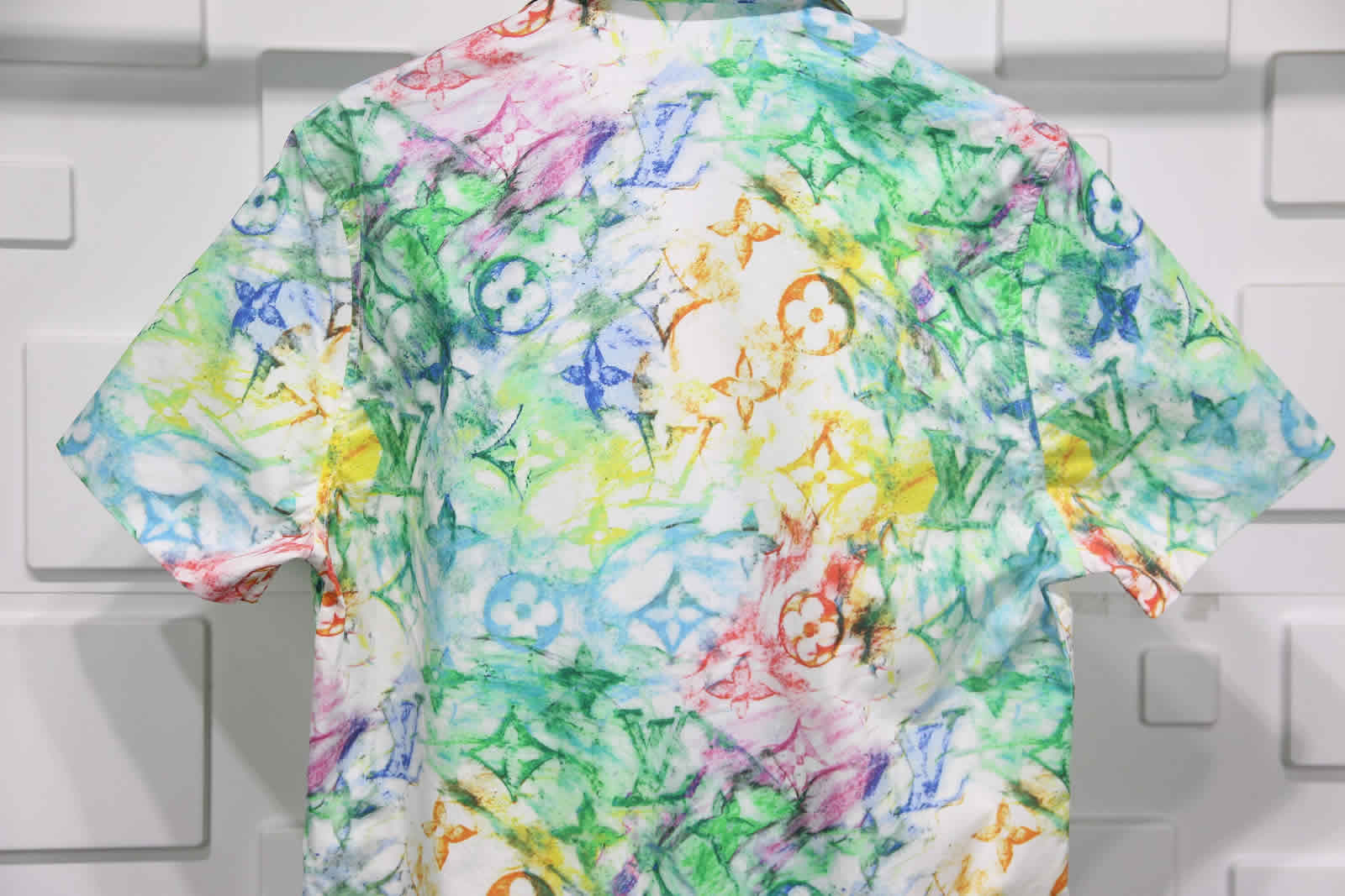 Louis Graffiti Shirt 9 - www.kickbulk.co