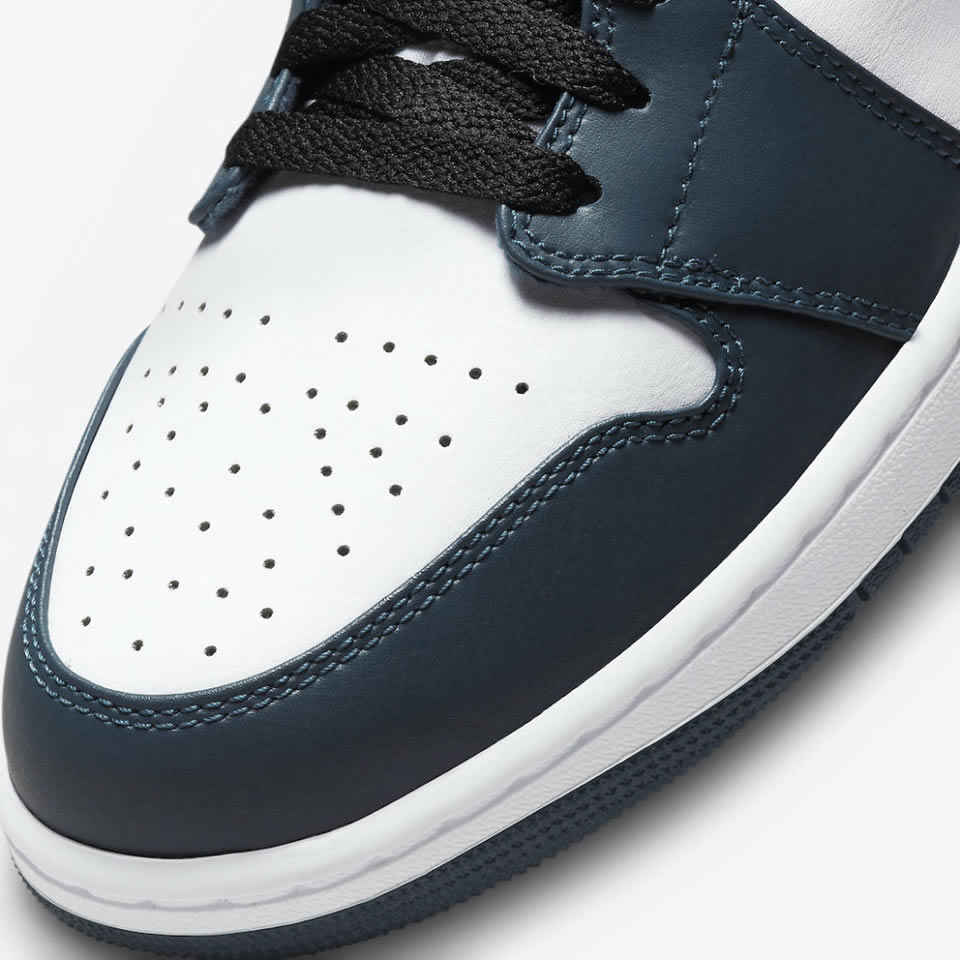 Air Jordan 1 Mid Armory Navy 554724 411 8 - www.kickbulk.co