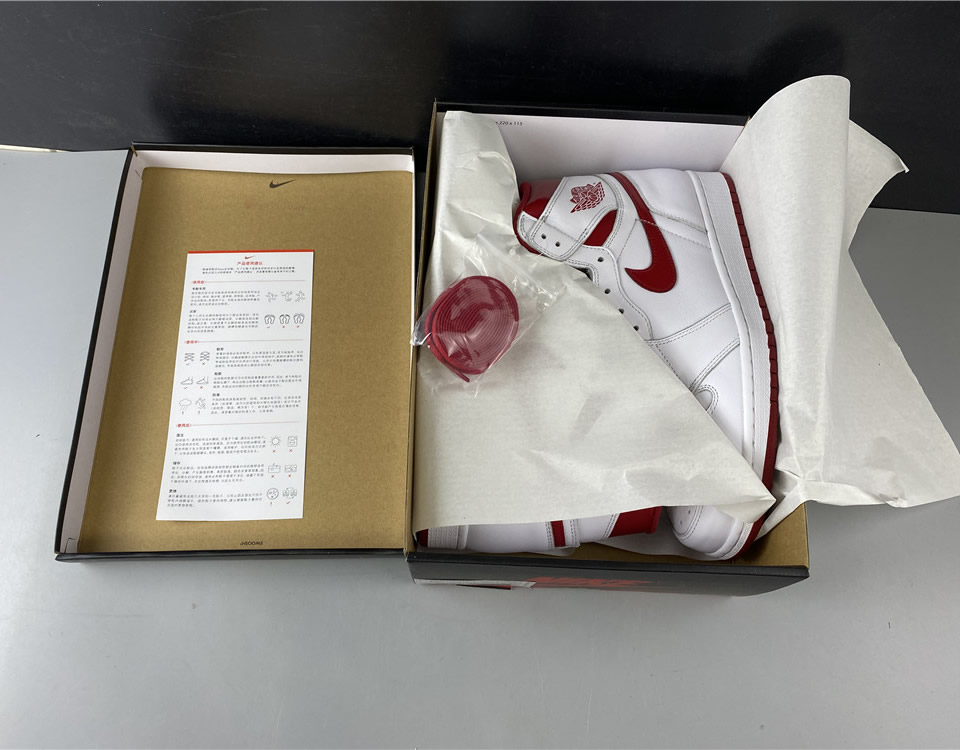 Air Jordan 1 Retro High Og Metallic Red 555088 103 19 - www.kickbulk.co