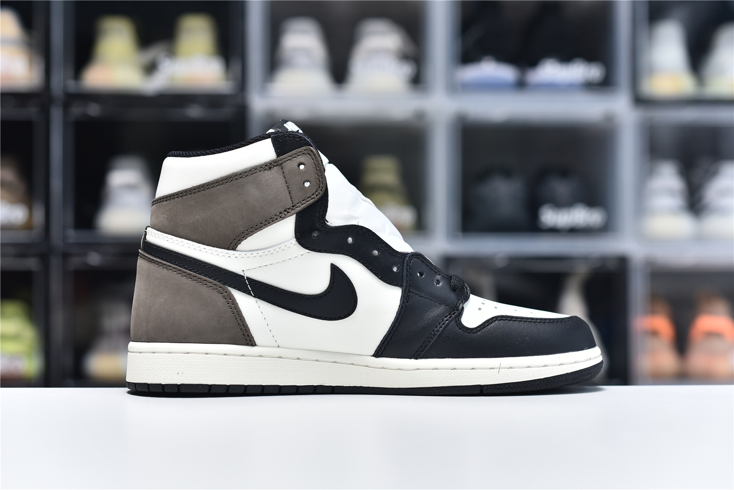 Air Jordan 1 Retro High Dark Mocha 2020 For Sale Release Date 555088 105 11 - www.kickbulk.co