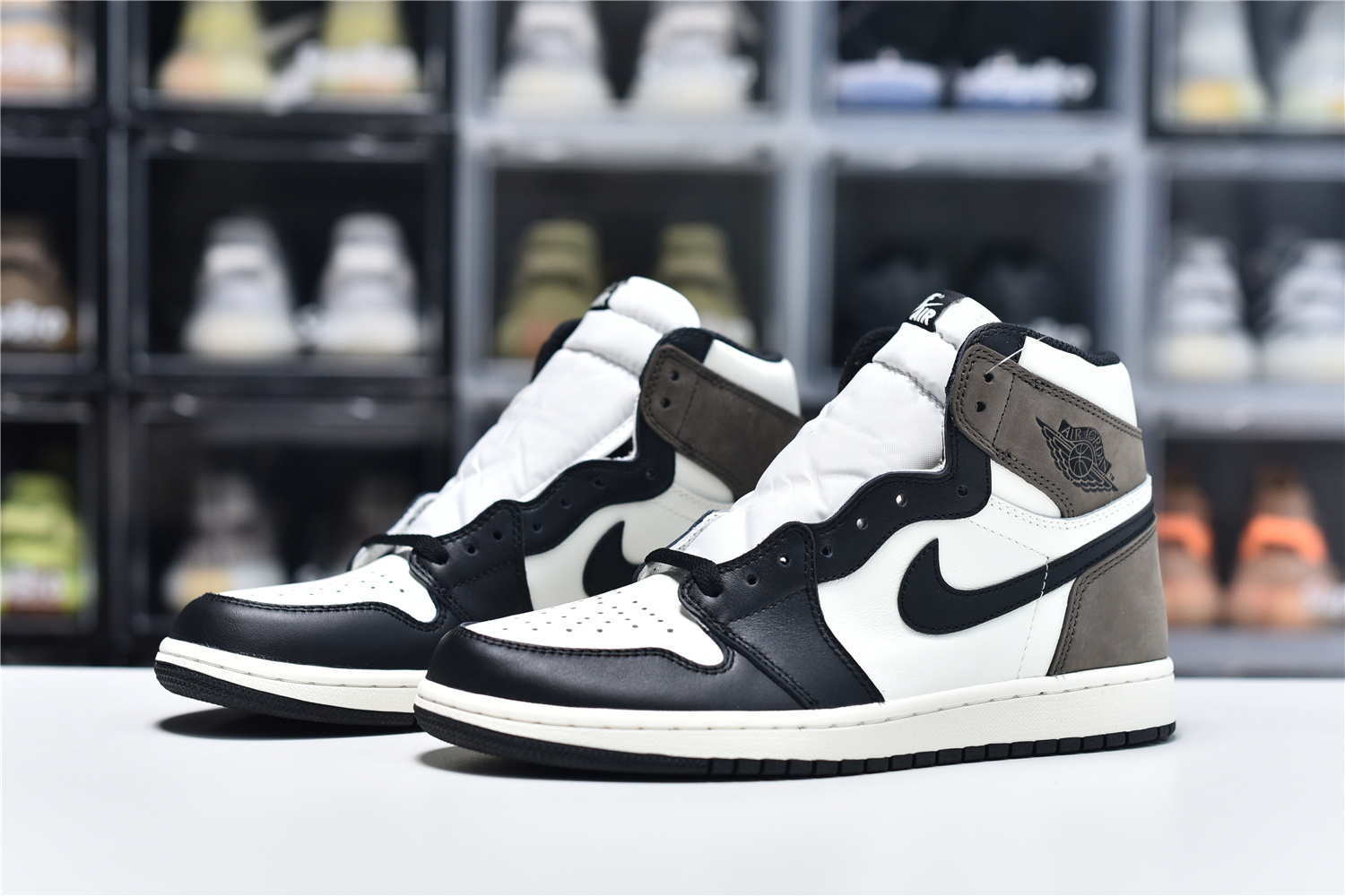 Air Jordan 1 Retro High Dark Mocha 2020 For Sale Release Date 555088 105 14 - www.kickbulk.co