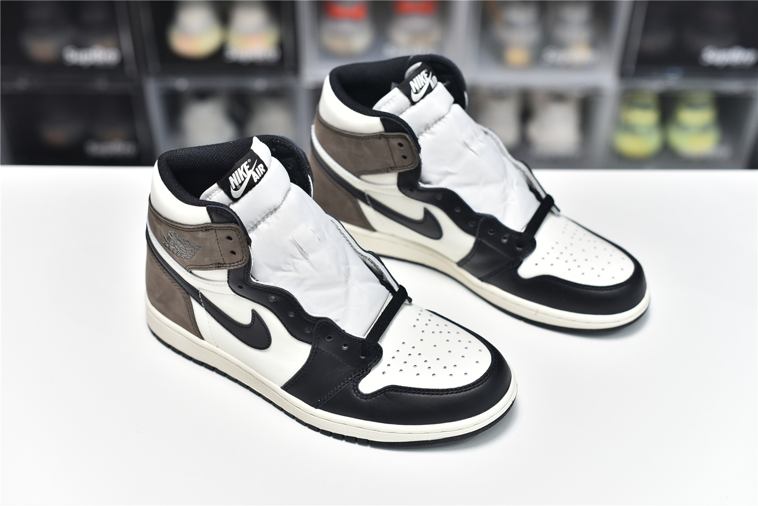 Air Jordan 1 Retro High Dark Mocha 2020 For Sale Release Date 555088 105 16 - www.kickbulk.co