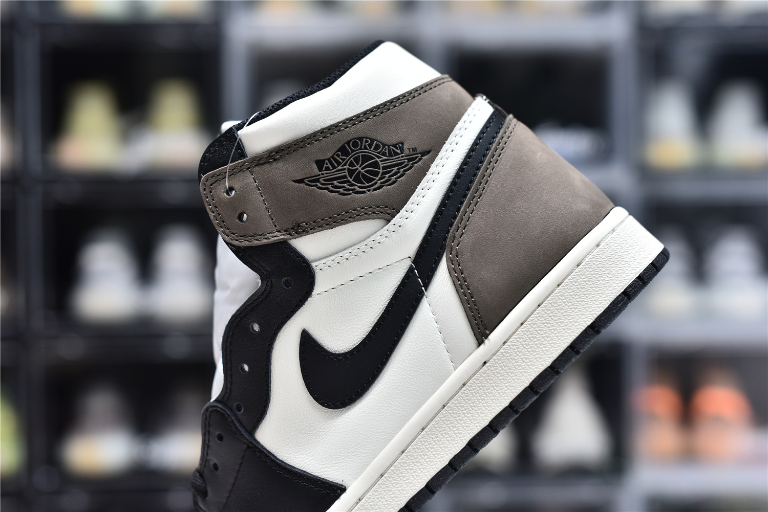 Air Jordan 1 Retro High Dark Mocha 2020 For Sale Release Date 555088 105 18 - www.kickbulk.co