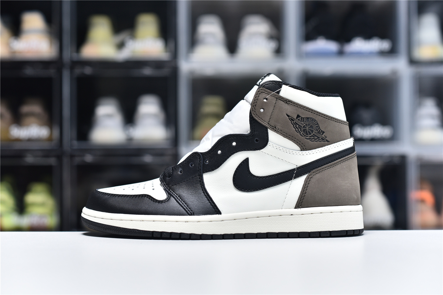 Air Jordan 1 Retro High Dark Mocha 2020 For Sale Release Date 555088 105 8 - www.kickbulk.co