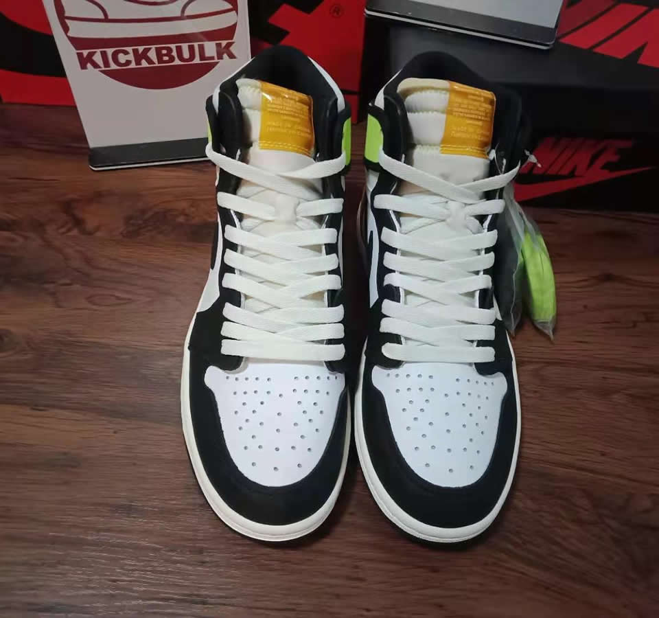 Nike Air Jordan 1 Retro High Og Volt Gold 555088 118 4 - www.kickbulk.co