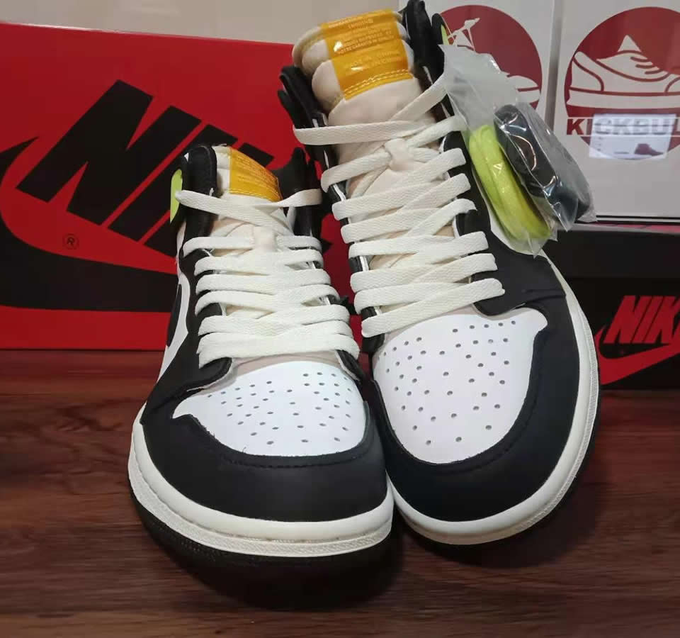 Nike Air Jordan 1 Retro High Og Volt Gold 555088 118 9 - www.kickbulk.co