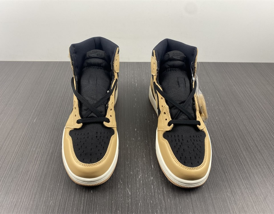 Air Jordan 1 Retro High Og Heirloom 555088 202 4 - www.kickbulk.co