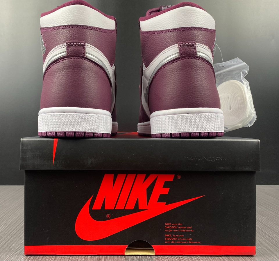 Air Jordan 1 Retro High Og Bordeaux 555088 611 25 - www.kickbulk.co