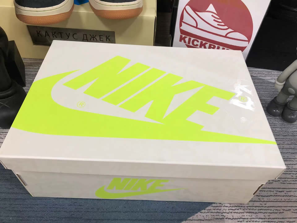 Air Jordan 1 High Og Volt 555088 702 Kickbulk Sneaker 10 - www.kickbulk.co