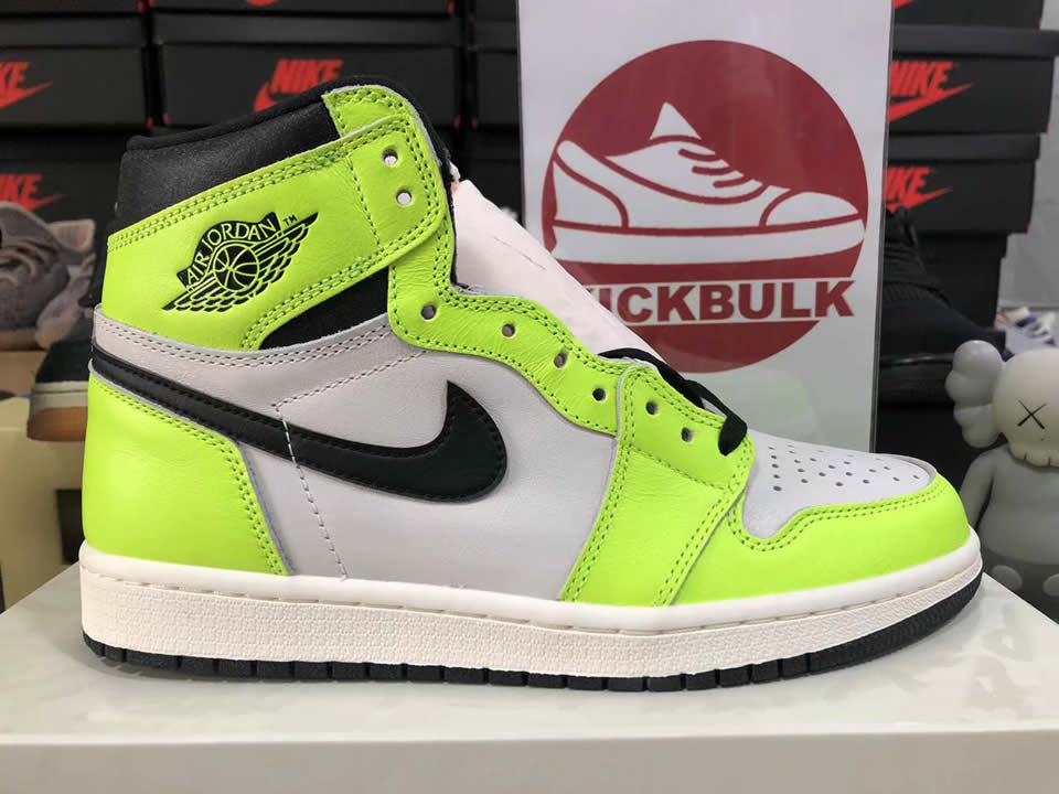 Air Jordan 1 High Og Volt 555088 702 Kickbulk Sneaker 4 - www.kickbulk.co