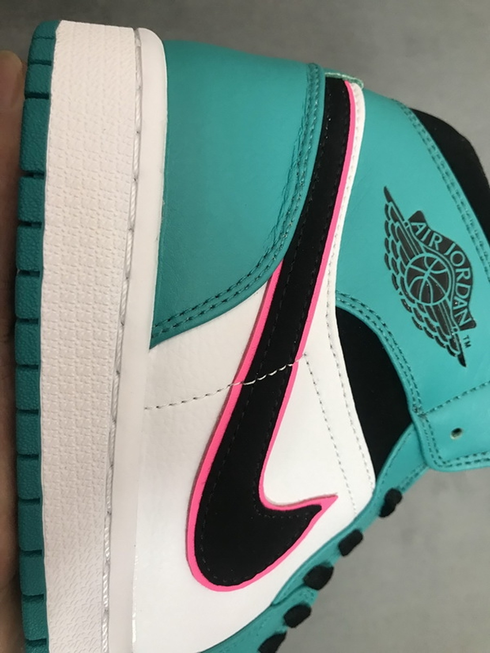 Air Jordan 1 Mid Se South Beach 852542 306 22 - www.kickbulk.co