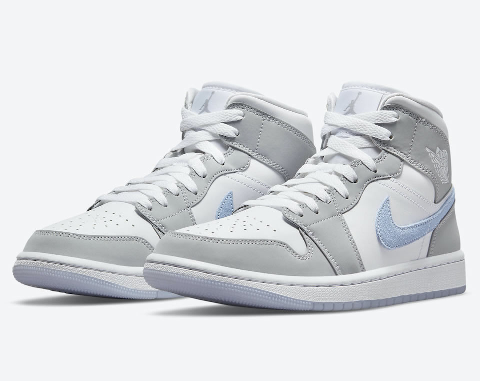 Air Jordan 1 Mid Wmns Wolf Grey Bq6472 105 3 - www.kickbulk.co