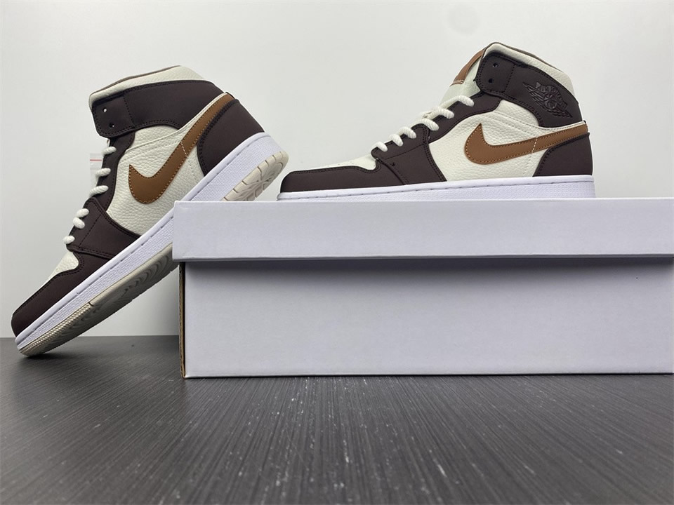 Air Jordan 1 Mid Brown Fleece Do6699 200 11 - www.kickbulk.co