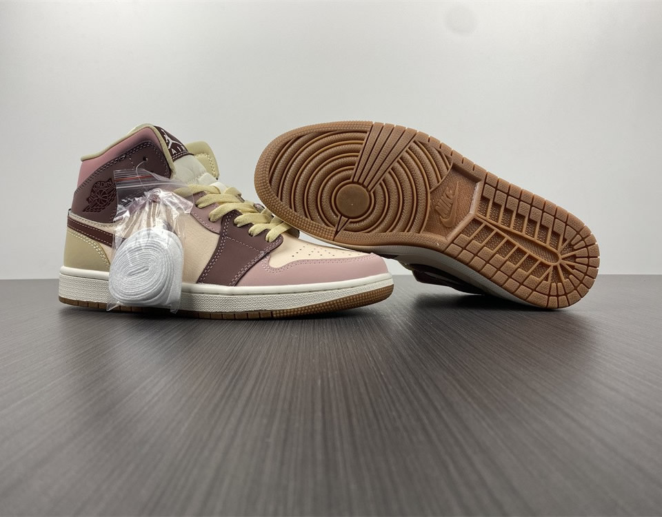 Air Jordan 1 Mid Dressed For Fall Do7440 821 21 - www.kickbulk.co