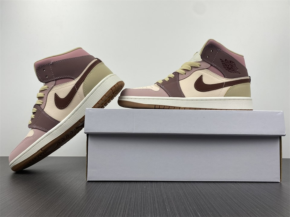 Air Jordan 1 Mid Dressed For Fall Do7440 821 22 - www.kickbulk.co