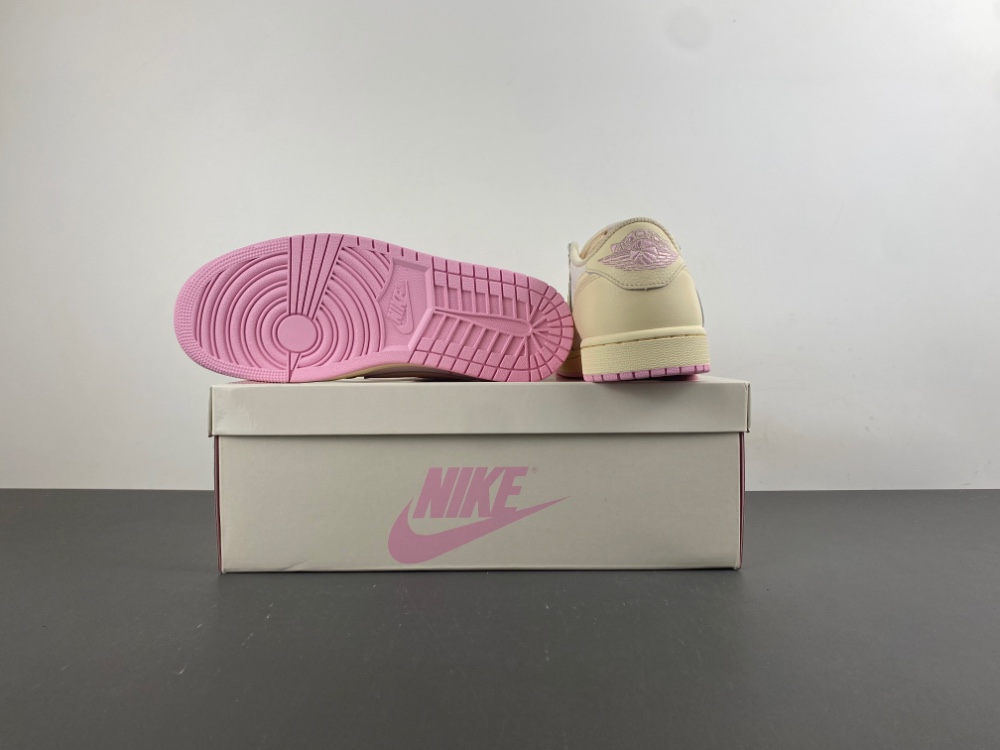Travis Scott Jordan 1 Retro Low Og Muslin Pink Iq7604 100 12 - www.kickbulk.co